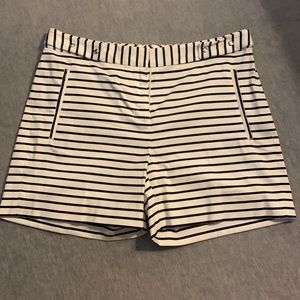 Like new woman’s shorts size 2
